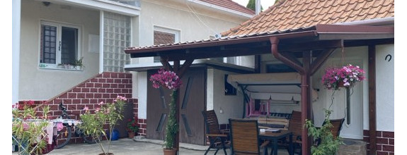 Krásny priestranný 5 izbový rodinný dom s vedľajšou stavbou v obci Vrakúň