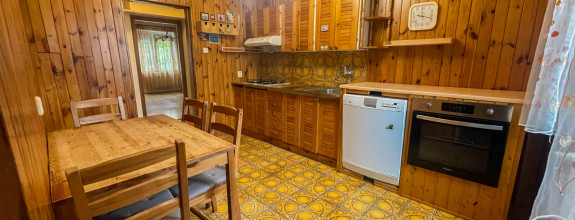 Priestranný 3 izbový byt s GARÁŽOU a so záhradkou v štvorbytovke v obci Zlaté Klasy- výborná lokalita