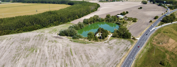 Pozemok pri Lesnokračanskom jazere, okr. DS