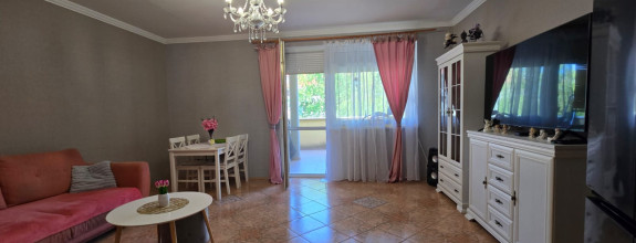 Trojizbový byt s vlastným kúrením, veľkou terasou v obľúbenej lokalite Dunajskej Stredy na predaj