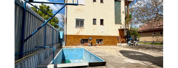 5 izbový dom na predaj + 3 garáže + bazén, obec Rohovce