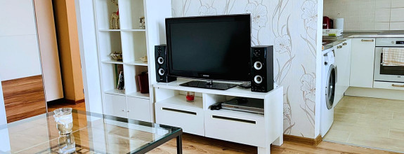 Predaj - svetlý priestranný 3izbový byt s balkónom a pivnicou