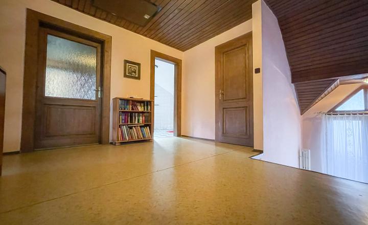 5 izbový rodinný dom v Ružinove na predaj, vhodný  aj na podnikanie - fotografia 10