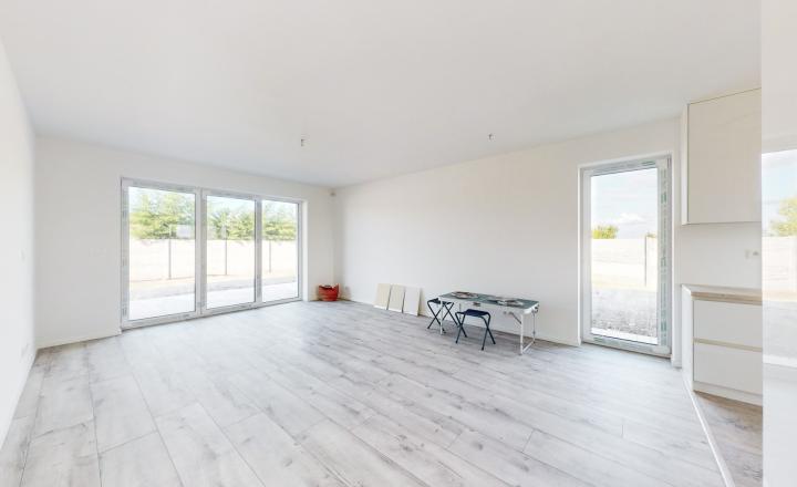 Na predaj 4. izb. bungalov v štandarde na pozemku 649m2 v Báči. PREDANÝ!!! - fotografia 5