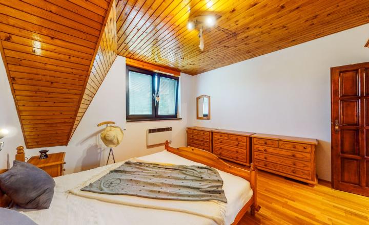 Na prenájom exkluzívny rodinný dom s výnimočnou záhradou v širšom centre Piešťan . - fotografia 18