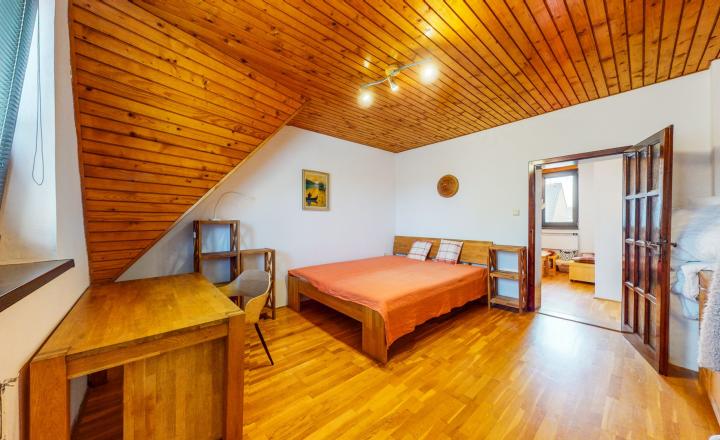 Na prenájom exkluzívny rodinný dom s výnimočnou záhradou v širšom centre Piešťan . - fotografia 16