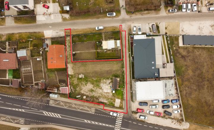 Zaujímavý stavebný pozemok so stavebným povolením a s projektom v Šamoríne