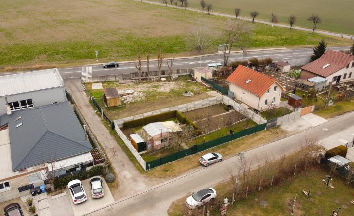 Zaujímavý stavebný pozemok so stavebným povolením a s projektom v Šamoríne - fotografia 7