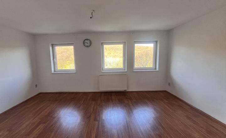 Na predaj 3. izbový byt 83,3m2 s loggiou v Kučišdorfskej doline v Pezinku, predaný!!! - fotografia 8