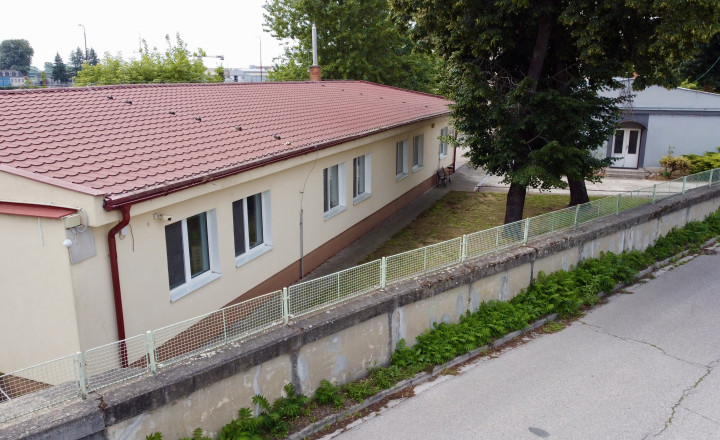 Podnikateľský objekt v blízkosti centra Komárna - fotografia 2