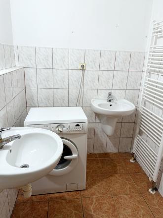 Predaj priestranný byt 130m² + terasa 40m²   s veľkým potenciálom!!! - fotografia 11