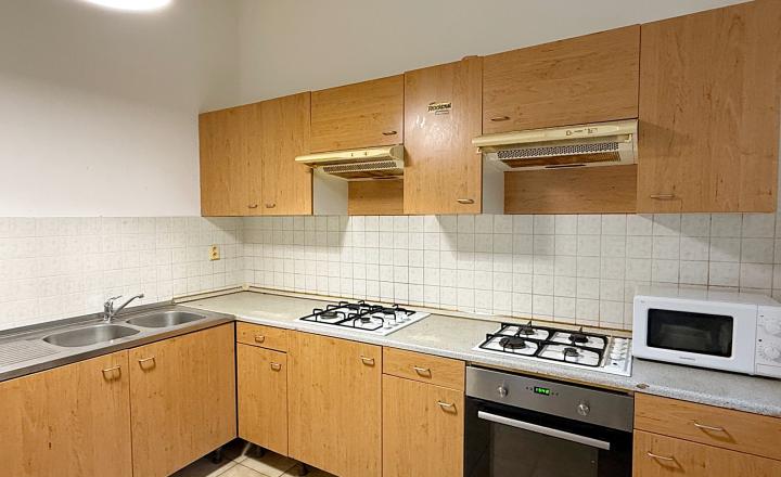 Predaj priestranný byt 130m² + terasa 40m²   s veľkým potenciálom!!! - fotografia 4