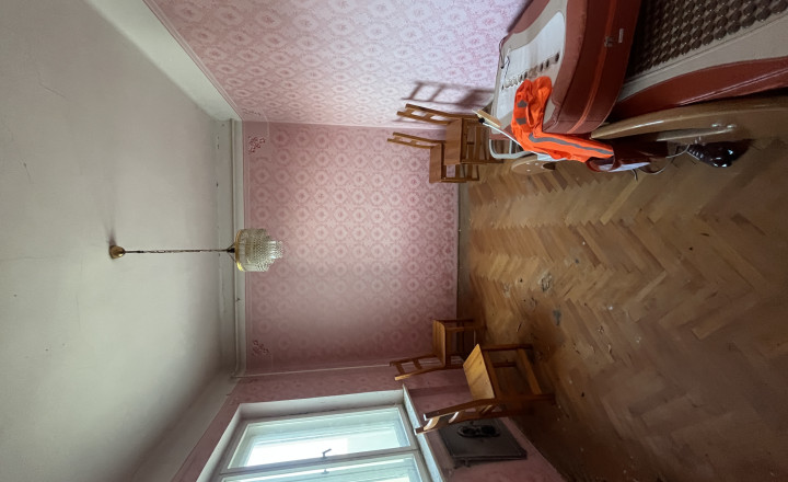 Starší rodinný dom v Gabčíkove na veľkom pozemku - fotografia 3