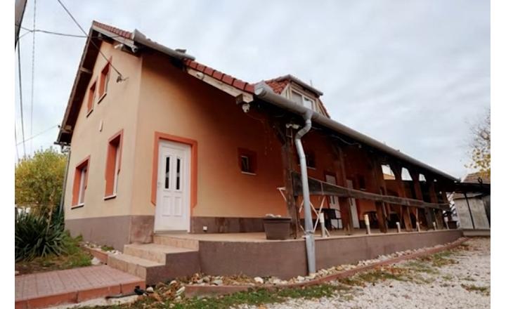 APARTMÁNY na predaj - INVESTÍCIA, PODNIKANIE pri kúpalisku - fotografia 3