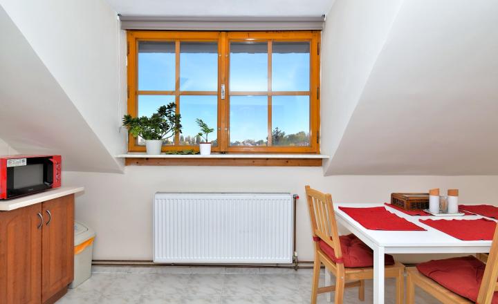 4 izbový byt + 3 izbový byt, 2 garáže, záhrada, bazén, DS - fotografia 34