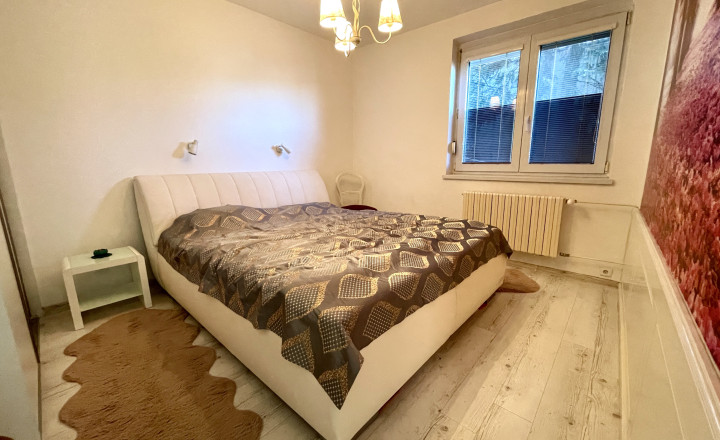 EXKLUZÍVNY 4-IZBOVÝ BYT S VEĽKOU TERASOU A GARÁŽOU V UZAVRETOM AREÁLI – HRADNÝ KOPEC, MUDROŇOVA ULICA- STARÉ MESTO - fotografia 9