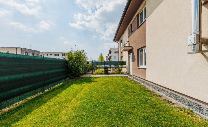 Na predaj 3. izb. mezonet 87,32 m2 s rozľahlou záhradou v Miloslavove, PREDANÝ!!! - fotografia 18