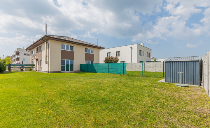 Na predaj 3. izb. mezonet 87,32 m2 s rozľahlou záhradou v Miloslavove, PREDANÝ!!! - fotografia 17