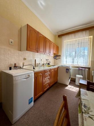 5 izbový dom na predaj + 3 garáže + bazén, obec Rohovce - fotografia 9