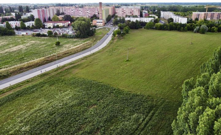 Stavebný pozemok 2 145 m² v novovznikajúcej lokalite Dunajskej Stredy – priamo pri budúcom mestskom parku! - fotografia 4
