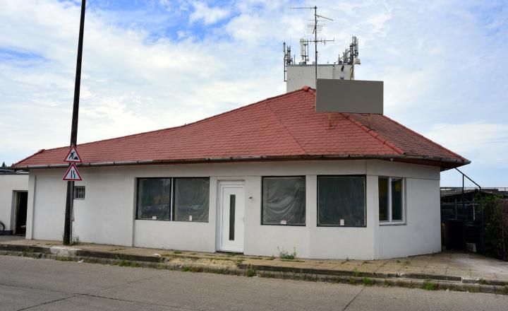 Skvelá investičná príležitosť | Gastro priestor alebo obchodný priestor na predaj – Mosonmagyaróvár - fotografia 1
