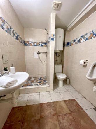 Priestranný rodinný dom s čarovnou záhradou, krbom a klubovňou je na PREDAJ! - fotografia 9