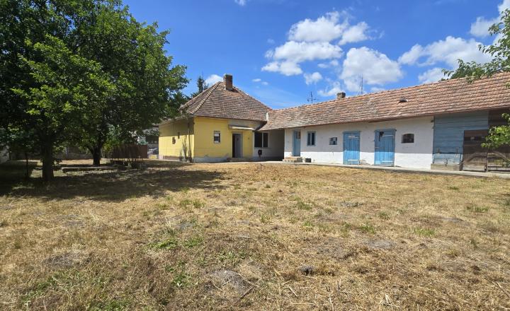 Útulný domček na 8 árovom pozemku v Lúči na Ostrove - fotografia 4