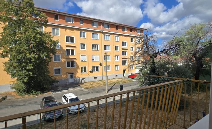 Veľký 2-izbový byt s pivnicou na predaj - Kukučínova ulica, Dunajská Streda - fotografia 12