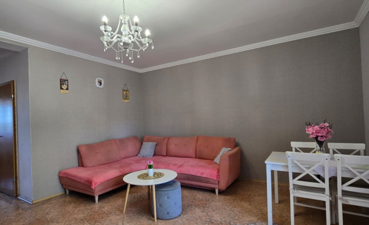 Trojizbový byt s vlastným kúrením, veľkou terasou v obľúbenej lokalite Dunajskej Stredy na predaj - fotografia 3