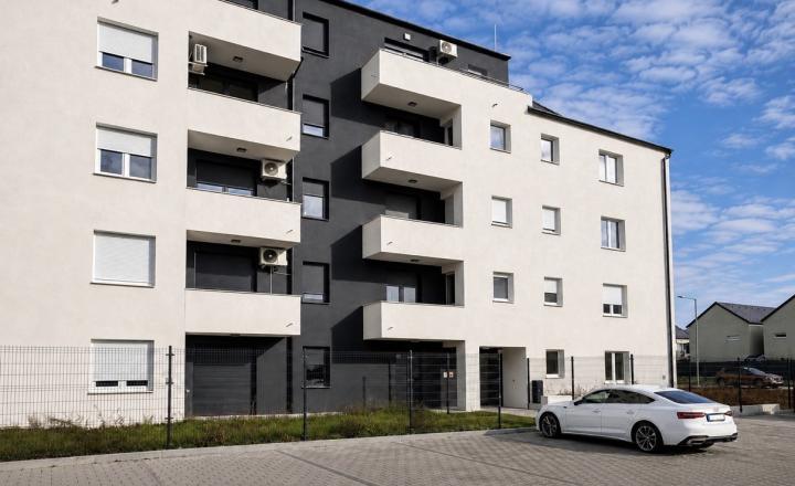 Na predaj 1,5 izbové byty v Rajke v projekte Park IV s balkónom a parkovaním. - fotografia 1