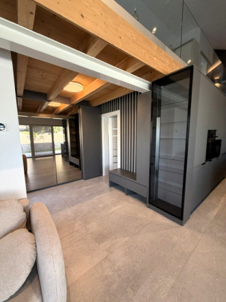 Na prenájom exkluzívny  3. izb. LOFT so záhradou na okraji Malinova- Tri vody. Rezervovaný!!! - fotografia 1