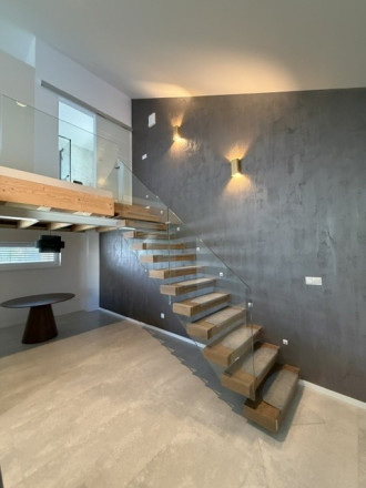 Na prenájom exkluzívny  3. izb. LOFT so záhradou na okraji Malinova- Tri vody. Rezervovaný!!! - fotografia 8