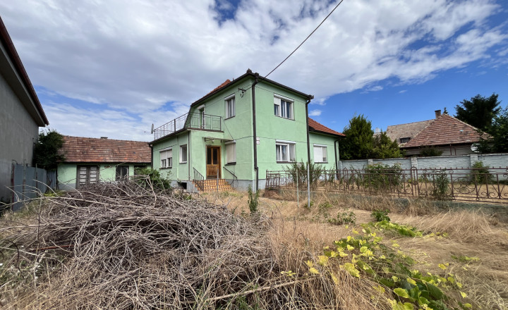 Priestranný 4 izbový rodinný dom s pozemkom iba 15 km od Bratislavy (Nová Dedinka)- nutná rekonštrukcia - fotografia 3