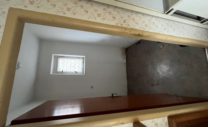 Priestranný 4 izbový rodinný dom s pozemkom iba 15 km od Bratislavy (Nová Dedinka)- nutná rekonštrukcia - fotografia 11