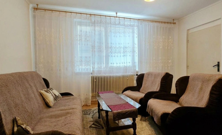 Priestranný 4-izbový rodinný dom  v tichej  obci Pataš - fotografia 7