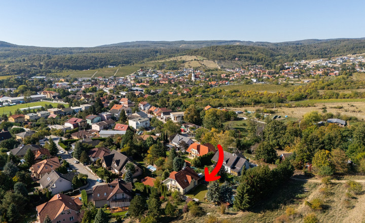 Na predaj 6. izbová vila v Limbachu s bazénom. - fotografia 34