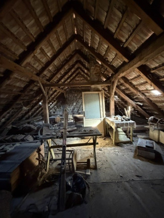 Na predaj rodinný dom so záhradou v Sološnici - fotografia 9