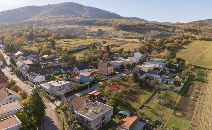 Na predaj rodinný dom so záhradou v Sološnici
