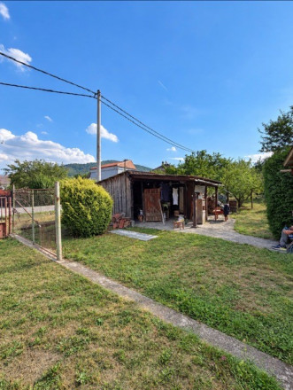Na predaj rodinný dom so záhradou v Sološnici - fotografia 12
