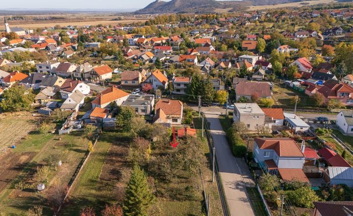 Na predaj rodinný dom so záhradou v Sološnici - fotografia 16
