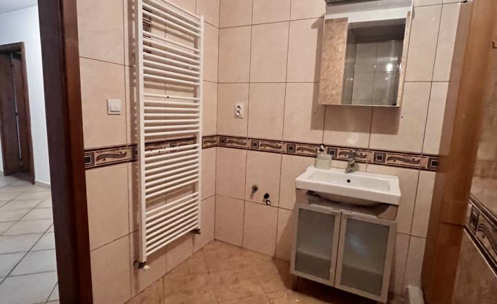 Na predaj 3 izb. byt s loggiou v Kučišdorfskej doline v Pezinku, predaný !!! - fotografia 16