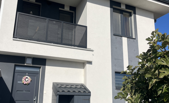 Jedinečná ponuka - 3izb. byt s parkovaním , balkónom a predzáhradkou v Gabčíkove na prenájom
