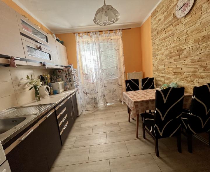 3 izbový byt s balkónom v obci Rohovce- 8km od Šamorína