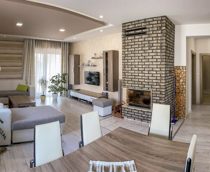 ZNÍŽENÁ CENA! Rodinný dom, 4 izbový, slepá ulica, Gabčíkovo