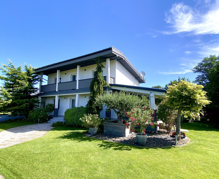 Jedinečná ponuka rodinného domu s veľkým pozemkom v Jahodnej