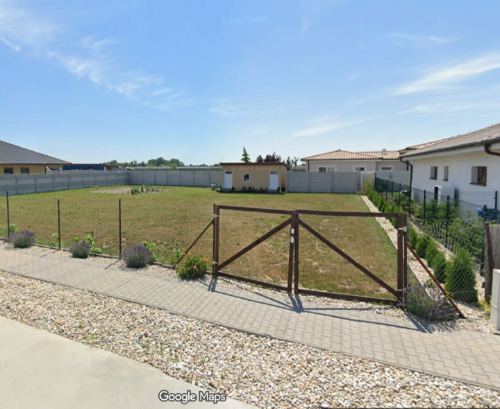 Krásny stavebný pozemok so stavebným povolením