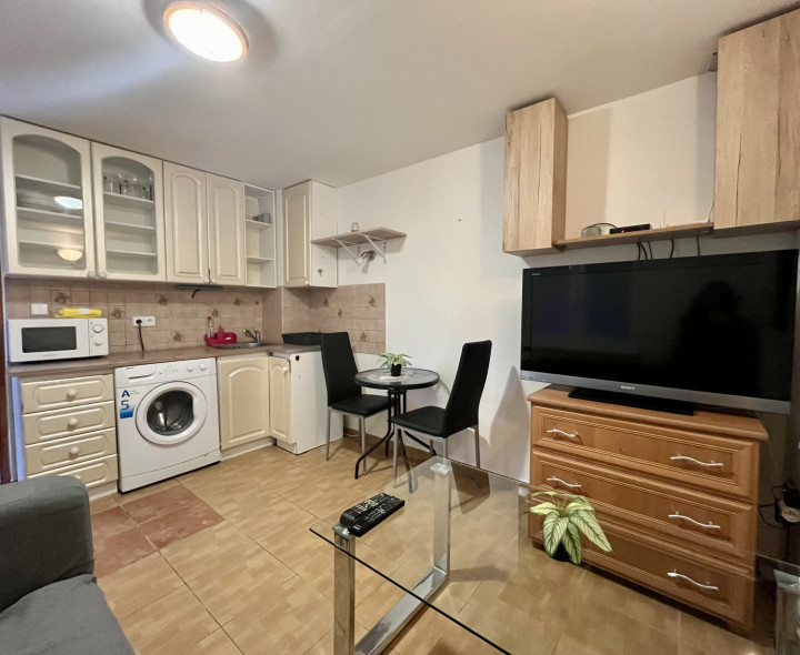 Malý rodinný dom s pozemkom v dobrej lokalite, v obci Kvetoslavov- Malý domček za cenu bytu