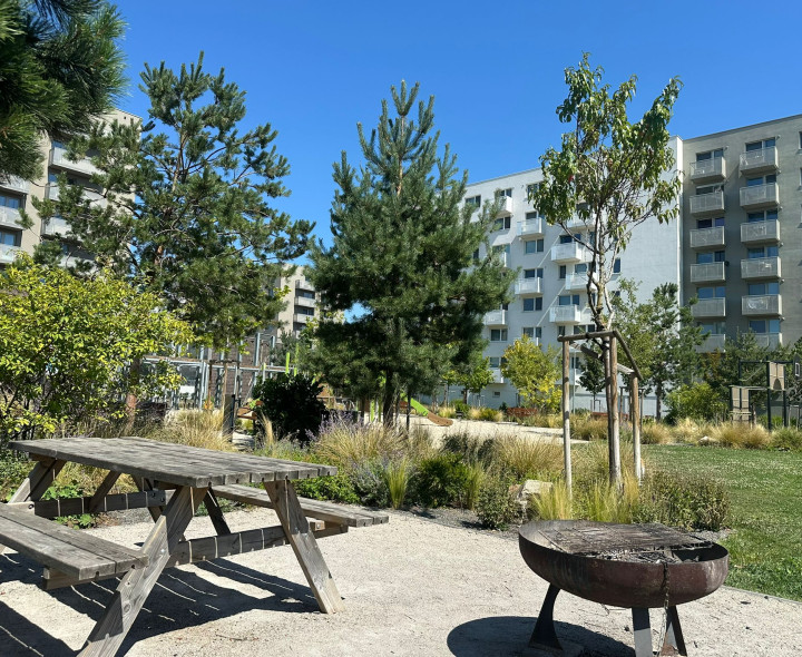 Prenájom 3izbový byt v novostavbe s balkónom a parkovaním