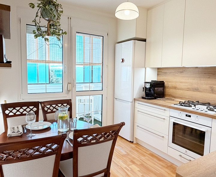 Predaj zariadený 3izbový byt s balkónom Petržalka - Lúky