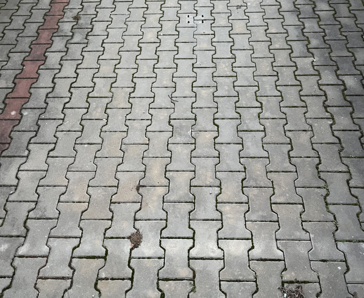 Exkluzívne na predaj parkovacie státie v obci Hviezdoslavov